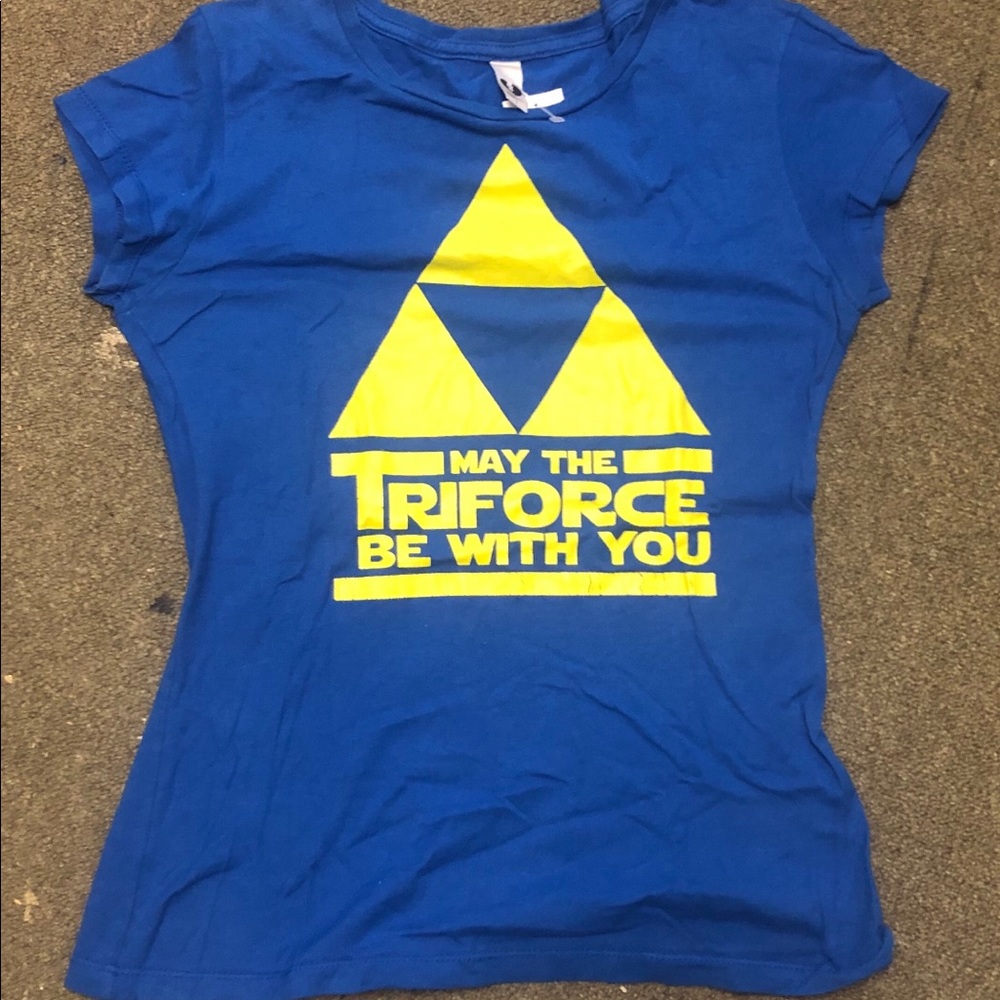 Zelda tri force graphic T shirt